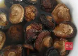 How to make braised mushroom rice Illustration 1