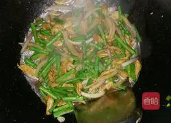 Illustration of how to make braised beans and noodles 4