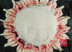 Illustration of how to make red shrimp and vegetable box 8