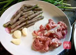 Illustration of how to make steamed noodles (Henan braised noodles) 2