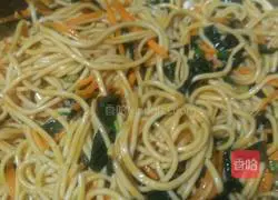 Illustration of how to make summer cold noodles 7