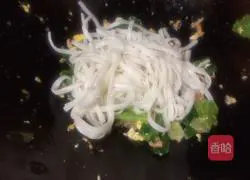 Illustration of how to make fried rice noodles 8