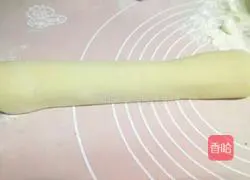Illustration of how to make two-color flower rolls (Oreo flavor) 15