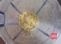 Crane Illustration of how to make raspberry millet cake 2