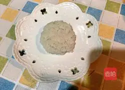 Illustration of how to make ham and cheese rice burger 3