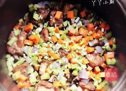 Illustration of how to make braised pork ribs with rice 10