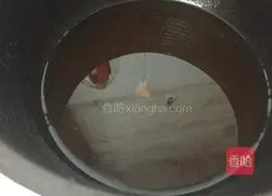 Illustration of how to bake chicken in rice cooker 2