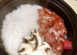 Illustration of how to make claypot rice 2