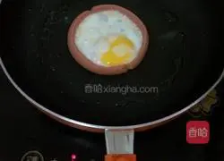Illustration of how to make tomato, egg and ham hamburger 5