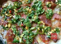 Illustration of how to make preserved meat clay pot rice 8