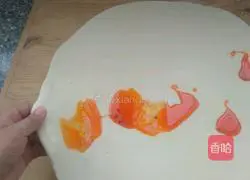 Illustration of how to make red oil flower rolls 4