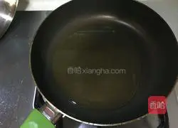 Illustration of how to make leek and egg spring rolls 11