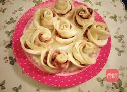 Illustration of how to make ginger, plum and rose rolls 10