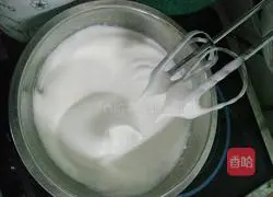 Strawberry Box Cake Recipe Illustration 7