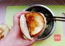 Chinese hamburger recipe illustration 7