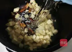 Illustration of how to make sweet potato and black rice porridge 7