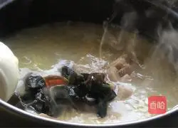 Illustration of how to make cabbage, frozen tofu and preserved egg porridge 7