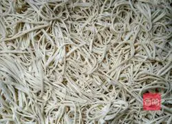 Taiyuan Braised Noodles Illustration 3