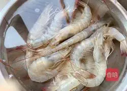 Illustration of how to make seafood porridge 1