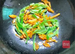 Illustration of how to make fried rice noodles with eggs 3