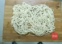 Illustration of how to make saliva cold noodles 9