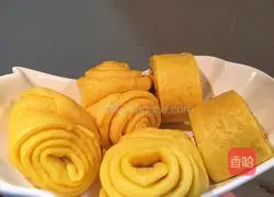 Illustration of how to make pumpkin rolls 24