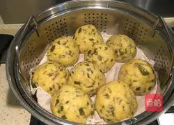 Illustration of how to make purslane steamed buns 12