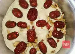 Illustration of how to make double red hair cake 1