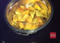 Illustration of how to make pumpkin hair cake 1