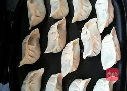 Binghua pot stickers Illustration of how to do it 3