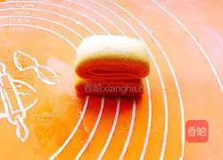 Illustration of how to make carrot flower rolls 15