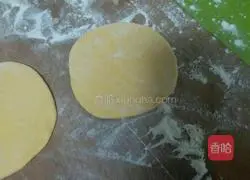 Illustration of how to make pumpkin rolls 6