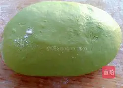 Illustration of how to make green vegetable flower rolls 3