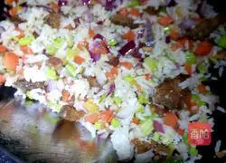 Illustration of how to make sausage and cheese baked rice 7