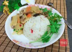 Illustration of how to make rice with diced potatoes and meat 9