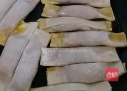 Illustration of how to make beef pot stickers 6
