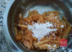 Illustration of how to make mushroom and chicken porridge 2