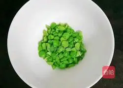 Illustration of how to make shrimp and pea porridge (baby food supplement) 8