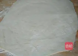 Illustration of how to make spiced flower rolls 1