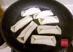 Illustration of how to make family version of pot stickers 9