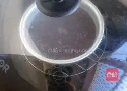 Illustration of how to make honeycomb briquette cake 15