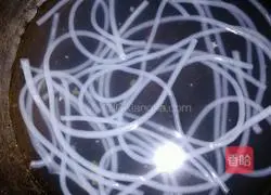 Illustration of making purslane box 3