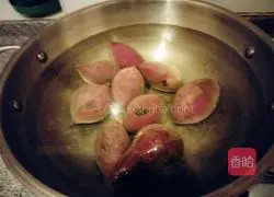 Illustration of how to make colorful flower rolls 2