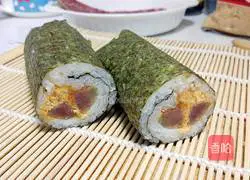 Sausage, meat floss and rice balls Illustration of how to do it 5