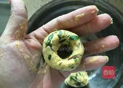 Illustration of how to make purslane steamed buns 10