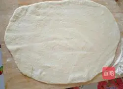 Illustration of how to make salt and pepper rolls 4