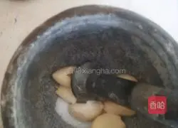 Illustration of how to make hot and sour cold noodles 11