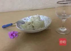 Illustration of how to make rose rolls 7