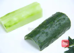 Illustration of how to make strawberry rice balls 5