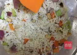 Illustration of how to make shrimp baked rice 8